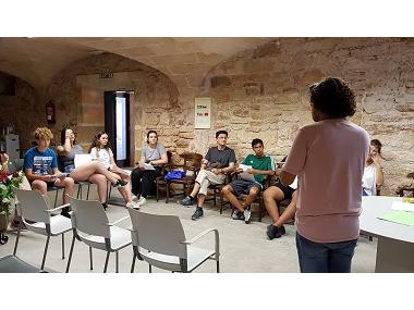 Els alumnes de l’IES Capdepera exposen noves propostes per millorar el municipi dins el projecte de civisme que realitzen amb l’àrea de Participació Ciutadana