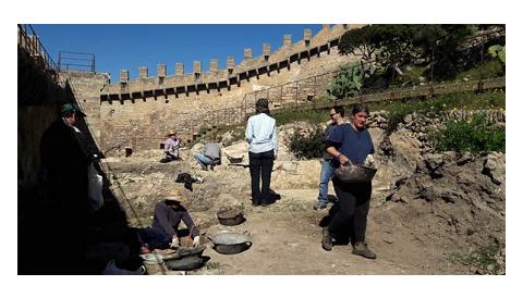 Es reprenen les campanyes d’excavacions al Castell de Capdepera