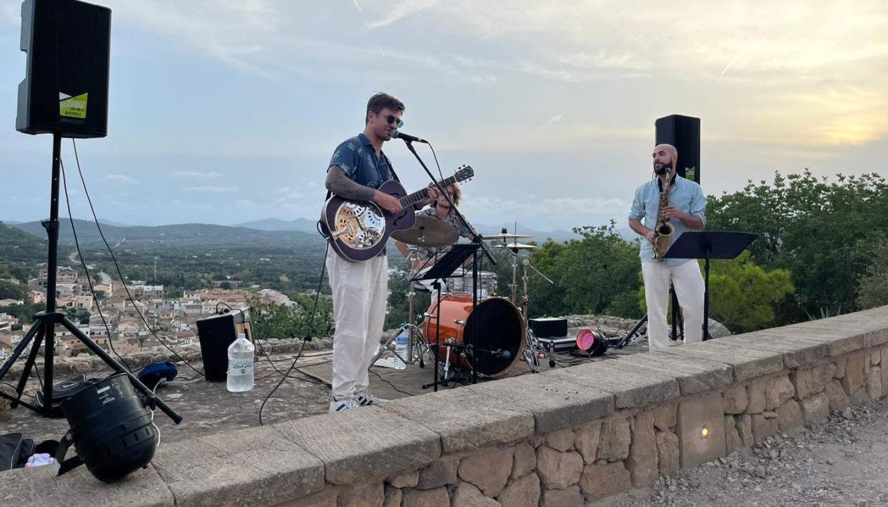Música a les places