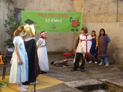 Contes japonesos i Sant Jordi plegats a la Biblioteca
