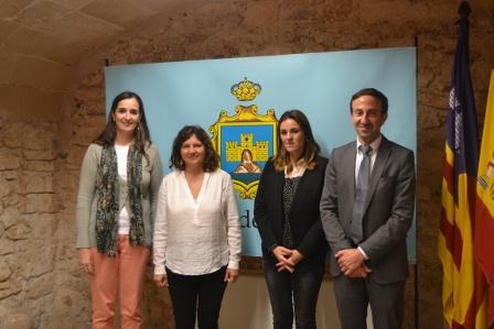 El batle i la regidora de Serveis Socials es reuneixen amb dues directores insulars de l'IMAS