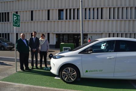 Capdepera instal•la el primer punt de càrrega per a cotxes elèctrics del municipi
