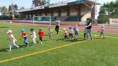 Els nins i nines de les escoletes participen a una activitat de Capdepera Activa