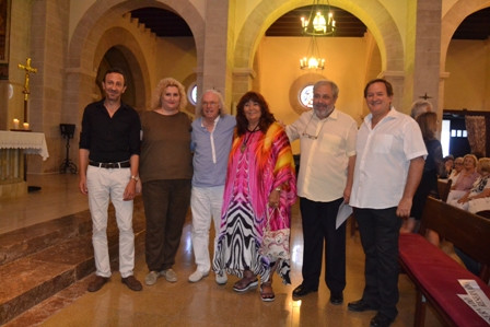 Gustavo dóna quatre vitralls a l’església de Cala Rajada