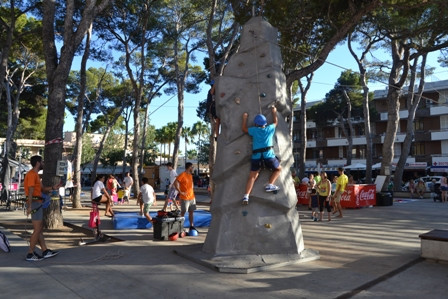 Nova diada esportiva a la plaça dels Pins 