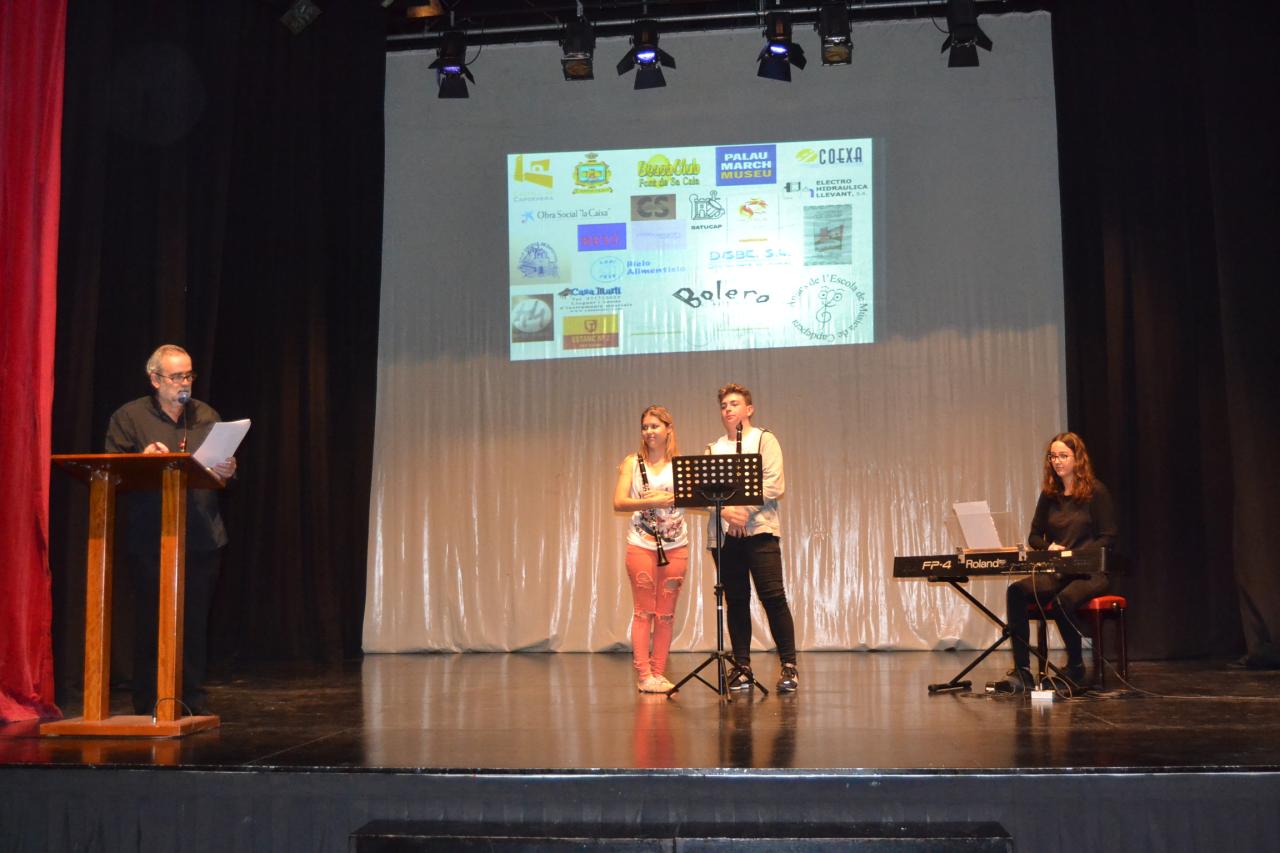 L’Associació Amics de l’Escola de Música de Capdepera lliura els ajuts a alumnes i col•laboradors