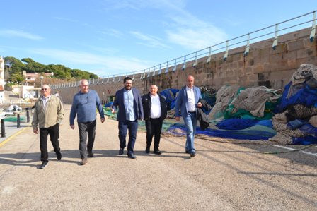 El conseller de Medi Ambient es reuneix amb els pescadors de Cala Rajada
