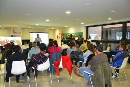 Comença l’Escola de Mares i Pares amb una xerrada sobre alimentació