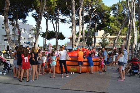 Capvespre animat de castells i tallers per a infants