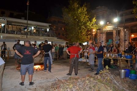 Èxit de la paella per a 1000 persones dins el Cap de setmana del Peix fresc