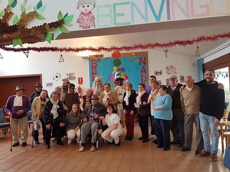 Els carters reials visiten el Centre de Dia i la Residència de Font de sa Cala