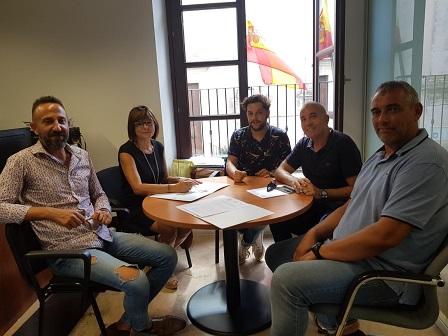 El Servei Municipal d’Esports de l’Ajuntament de Capdepera i l’IES Llorenç Garcías i Font d’Artà signen un conveni de col·laboració per a l’ús de les instal·lacions esportives gabellines
