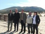 El batle i el delegat del Govern central visiten Cala Mesquida
