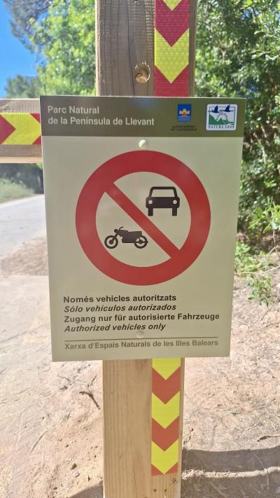 🚧 Instal·lada la nova barrera d'accés a Cala Agulla
