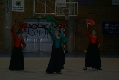 Els nins i nines de les escoles esportives celebren la festa de Nadal