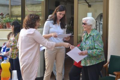 Els 35 alumnes del taller de memòria celebren la cloenda del curs 