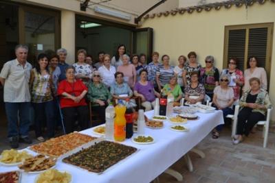 Els 35 alumnes del taller de memòria celebren la cloenda del curs 