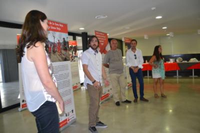 Creu Roja inaugura una exposició sobre l'ajuda humanitària 