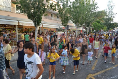 El tradicional cercavila omple els carrers de Cala Rajada