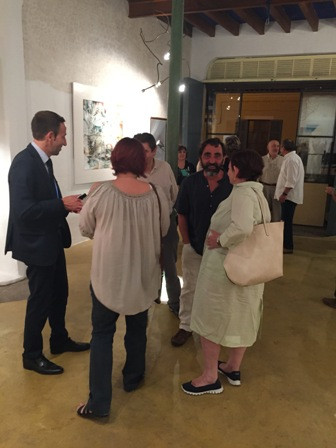 El Batle de Capdepera visita l'exposició de Sebastià Massanet a la Can Dinsky