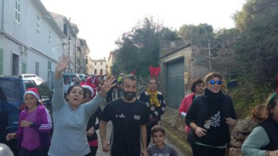 La I San Silvestre gabellina omple els carrers de Capdepera de rialles i bon humor