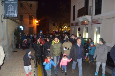 La picarolada es consolida com a inici de les festes de Sant Antoni a Capdepera amb gran participació