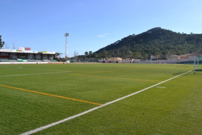 Arreglada la gespa del camp de futbol Es Figueral 