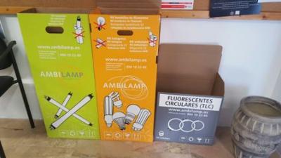 L’Ajuntament de Capdepera instal•la dos punts de reciclatge de bombetes i tubs fluorescents
