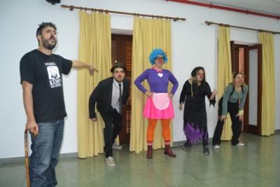 Moltes rialles al curset de clown organitzat pel Centre Jove
