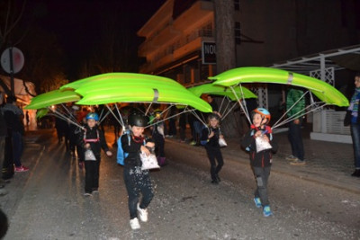 Centenars de persones desfilen per les rues de Capdepera