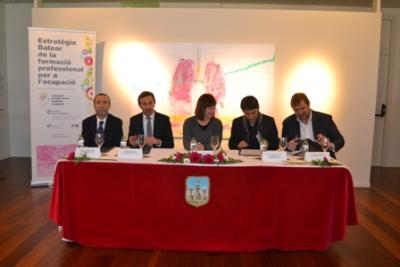 El conseller de Treball i el batle de Capdepera signen la pròrroga del conveni de l’extensió de l’EHIB