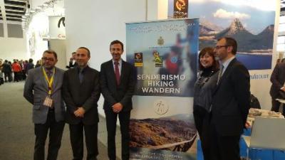 El batle i els regidors de Turisme i Esports de l’Ajuntament de Capdepera són a la ITB a presentar les rutes senderistes
