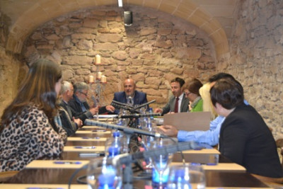 Els regidors del consistori i les associacions locals es reuneixen amb el president del Consell de Mallorca
