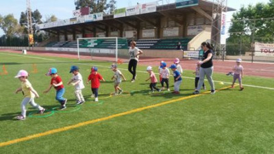 Els nins i nines de les escoletes participen a una activitat de Capdepera Activa