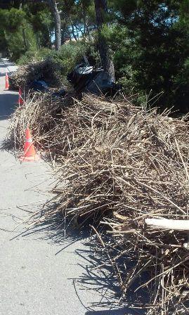 Medi Ambient incideix en la prohibició d’abandonar residus voluminosos al costat dels contenidors