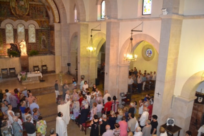 Gustavo dóna quatre vitralls a l’església de Cala Rajada