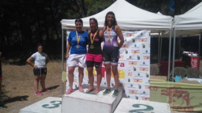 Toni Sales i Ana Cèlia Creus guanyadors de la VIII Triatló First Sun Mallorca de Cala Agulla