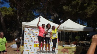 Toni Sales i Ana Cèlia Creus guanyadors de la VIII Triatló First Sun Mallorca de Cala Agulla