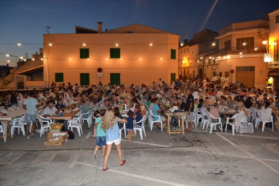 El sopar a la fresca congrega centenars de gabellins