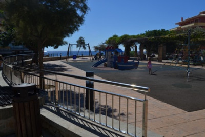 El parc infantil de la plaça Castellet millora en seguretat