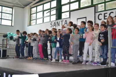 Els alumnes de S’Alzinar canten per Santa Cecília