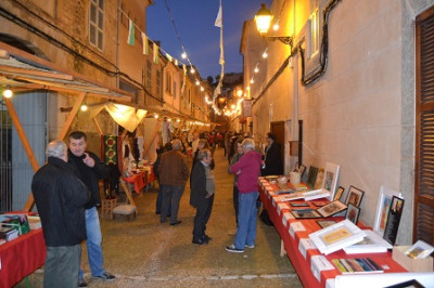 Desset artistes exposen plegats al Centre Melis Cursach