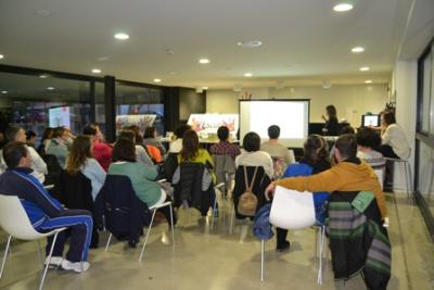 Comença l’Escola de Mares i Pares amb una xerrada sobre alimentació
