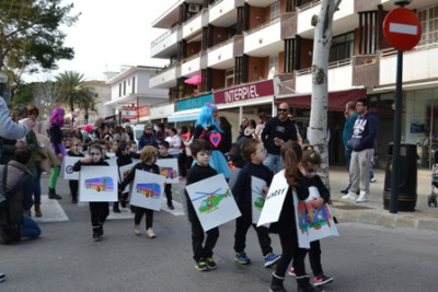 Els nins i nines de s'Auba es disfressen de Jocs