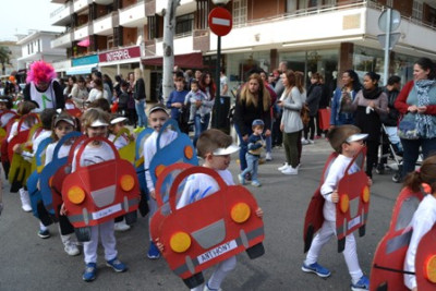 Els nins i nines de s'Auba es disfressen de Jocs