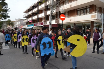 Els nins i nines de s'Auba es disfressen de Jocs