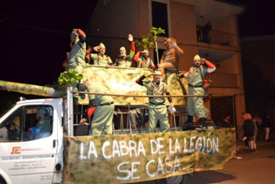 Una vintena de comparses desfilen per Capdepera
