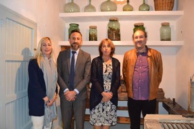 L’Arxiu presenta el catàleg de la Farmàcia Melis