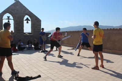 El primer torneig de softcombat acull una vintena de competidors