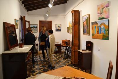 L’Escola d’Adults inaugura la mostra de restauració i pintura